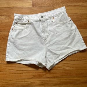 Levis high loose shorts in bright white size 29